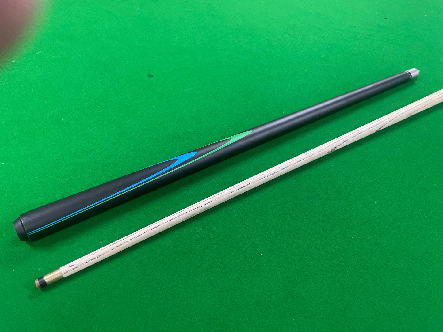 Palko - 21oz Ash Timber Cue with Screw in Tip - 57”
